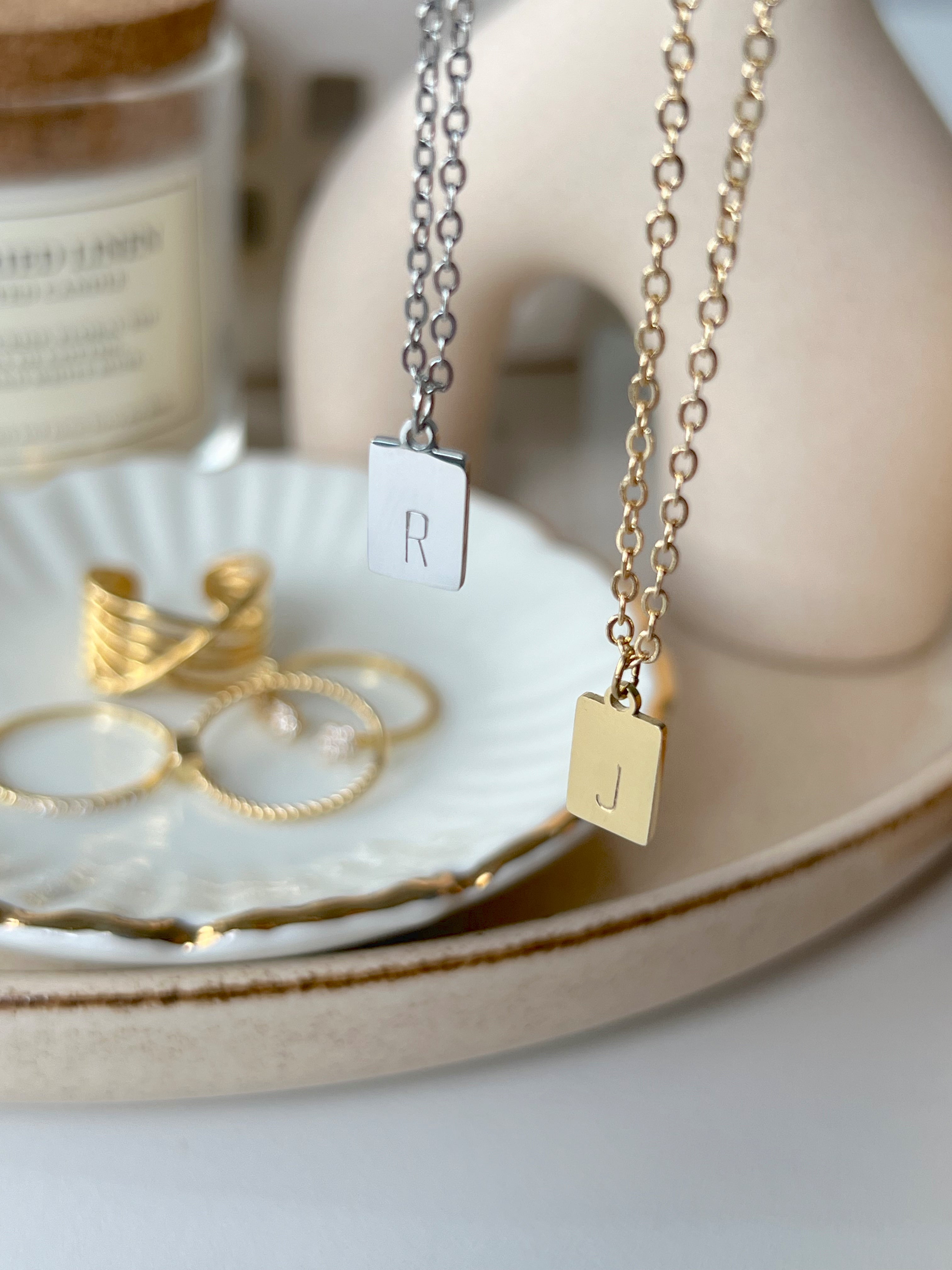 Zierliche Initialenkette
